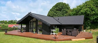 Lovely home in Rudkøbing with sauna
