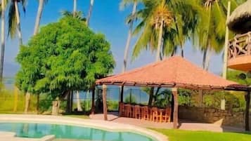 12 albercas al aire libre