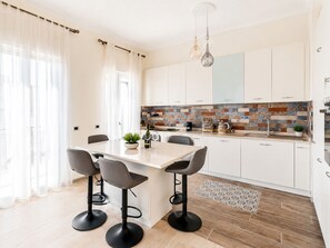 Luksusleilighet, 3 soverom, aircondition, parkutsikt | Spiseområde