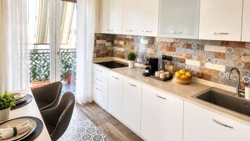 Appartamento Luxury, 3 camere da letto, aria condizionata, vista parco | Cucina privata