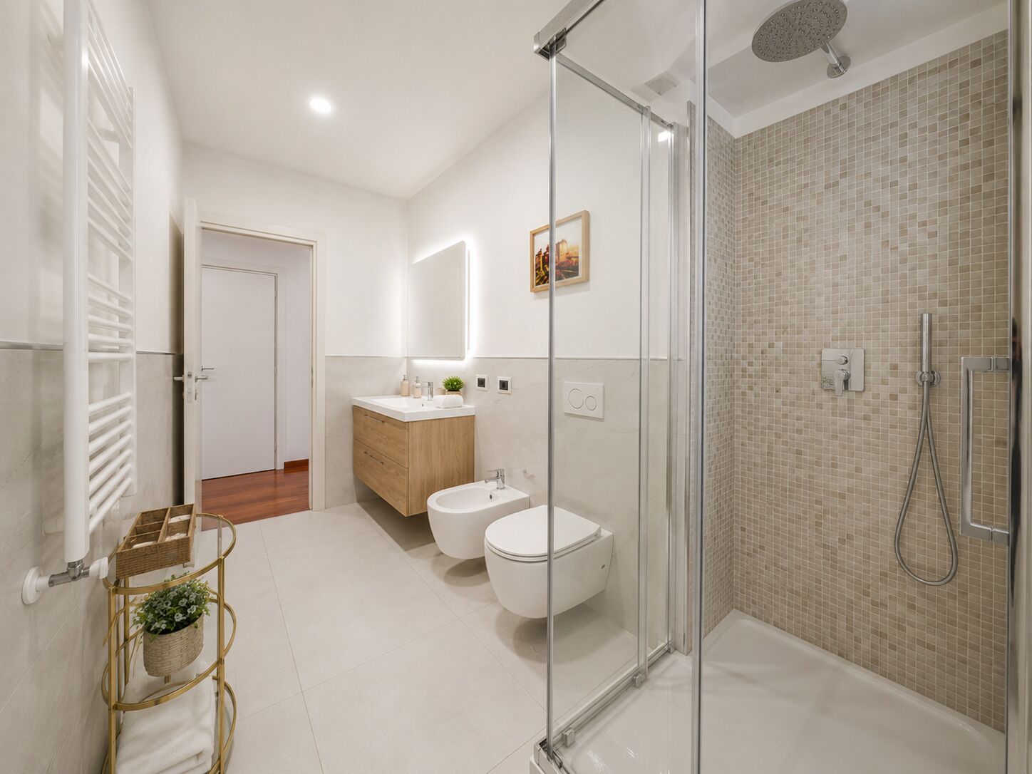 Appartamento Luxury, 3 camere da letto, aria condizionata, vista parco | Bagno | Set di cortesia gratuito, asciugacapelli, asciugamani, sapone