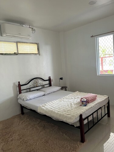 Fantastic 3-bedroom house with AC in Santa Fe Cebu