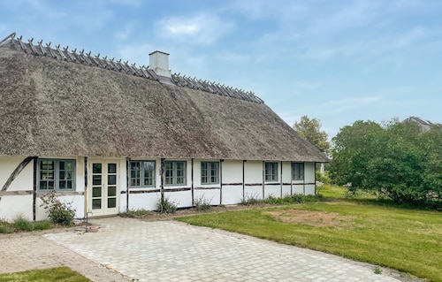 Beautiful home in øster ulslev with WiFi
