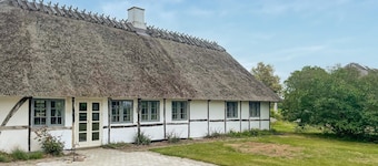 Beautiful home in øster ulslev with WiFi