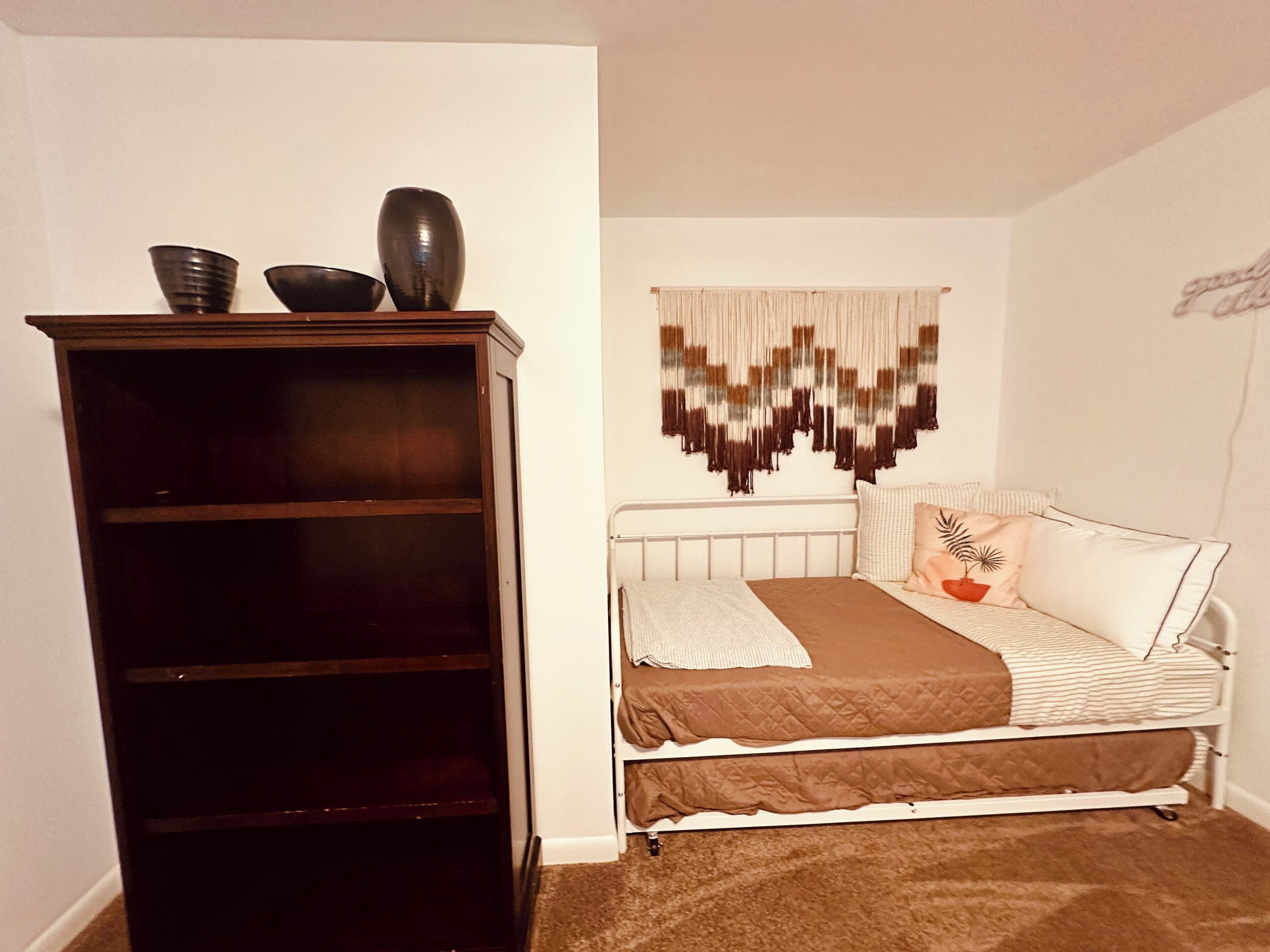WiFi, bed sheets