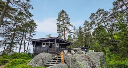Beautiful home in Treungen with sauna