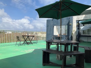 Habitación básica doble, vistas al jardín (With Hammock) | Restaurante al aire libre