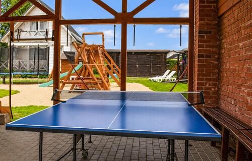 Awesome home in Jaroslawiec with swimming pool