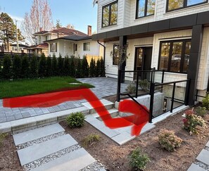 Exterior - Modern studio in Vancouver with private bathroom, 15mn from downtown and airport (Vancouver)