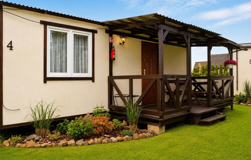 Gorgeous home in Jaroslawiec with swimming pool