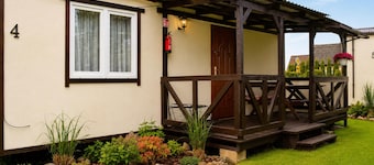 Gorgeous home in Jaroslawiec with swimming pool