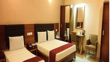 Suite | Desk, free WiFi