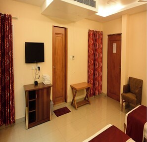 Double Room - Hotel Pams Mayiladuthurai (Mayiladuthurai)