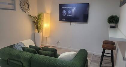Amy's Elegant 1 Bedroom Apartment