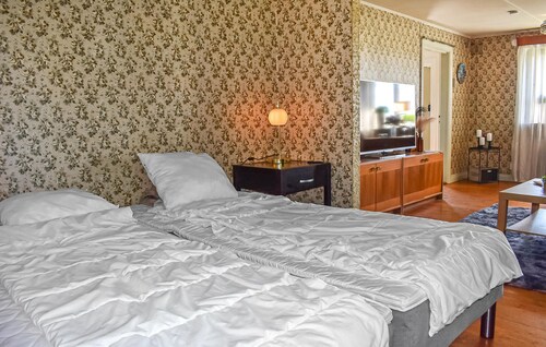 Awesome home in Ystad with WiFi