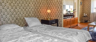 Awesome home in Ystad with WiFi