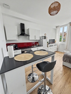 Private kitchen - Vrbo Property (Aubagne)