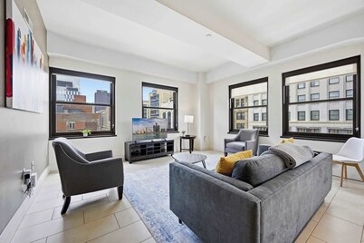 Stylish High-Rise Loft in Downtown Detroit | City Views