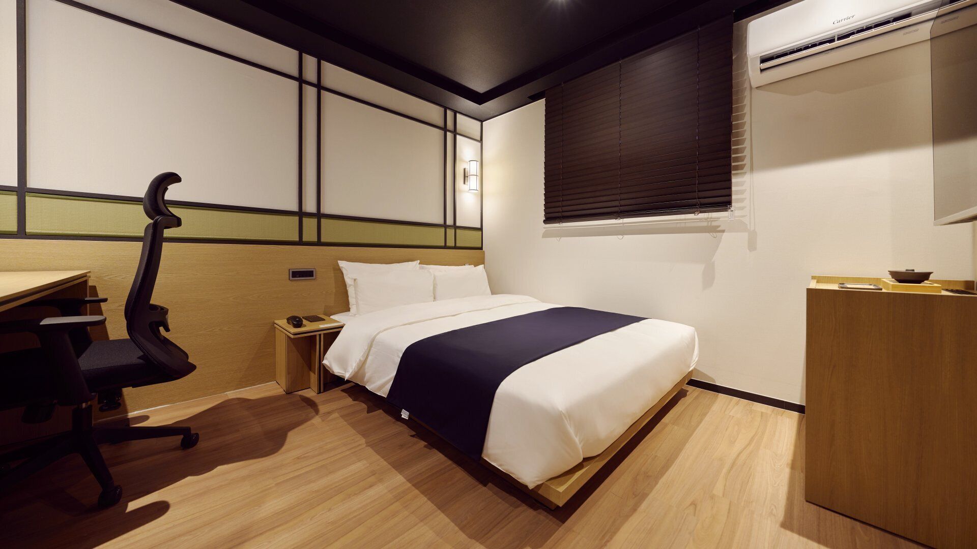 Business Room | Free WiFi