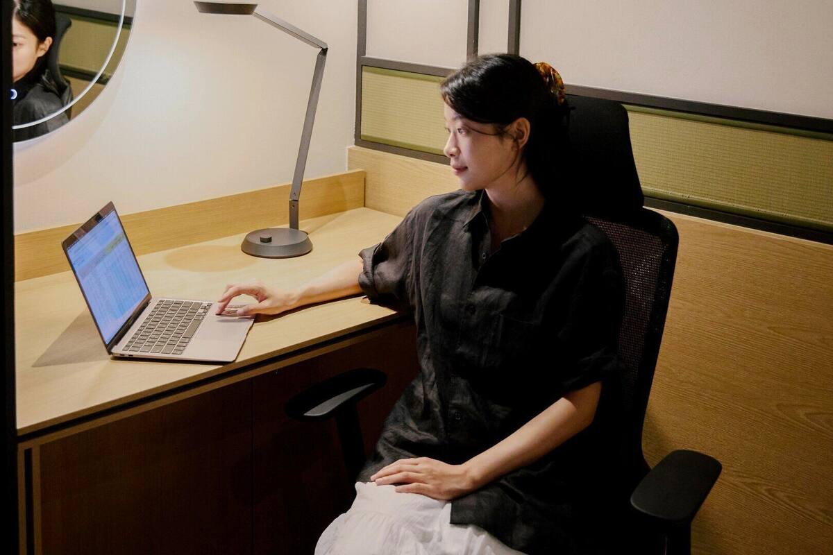 Business Room | Free WiFi, bed sheets