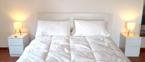 2 bedrooms, bed sheets