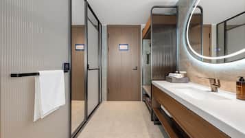 Premium bedding, free minibar, desk, laptop workspace