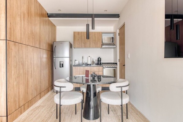 Coffee/tea maker, fridge, microwave, oven - Myla 01 - 1BR - In Roma Norte H (Mexico City)