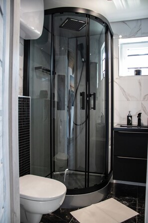 Bathroom - Adorable 1-bedroom house with heated pool, jacuzzi, AC in Gródek nad Dunajcem (Gródek nad Dunajcem)