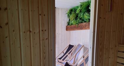 Adorable 1-bedroom house with heated pool, jacuzzi, AC in Gródek nad Dunajcem