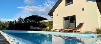 Adorable 1-bedroom house with heated pool, jacuzzi, AC in Gródek nad Dunajcem