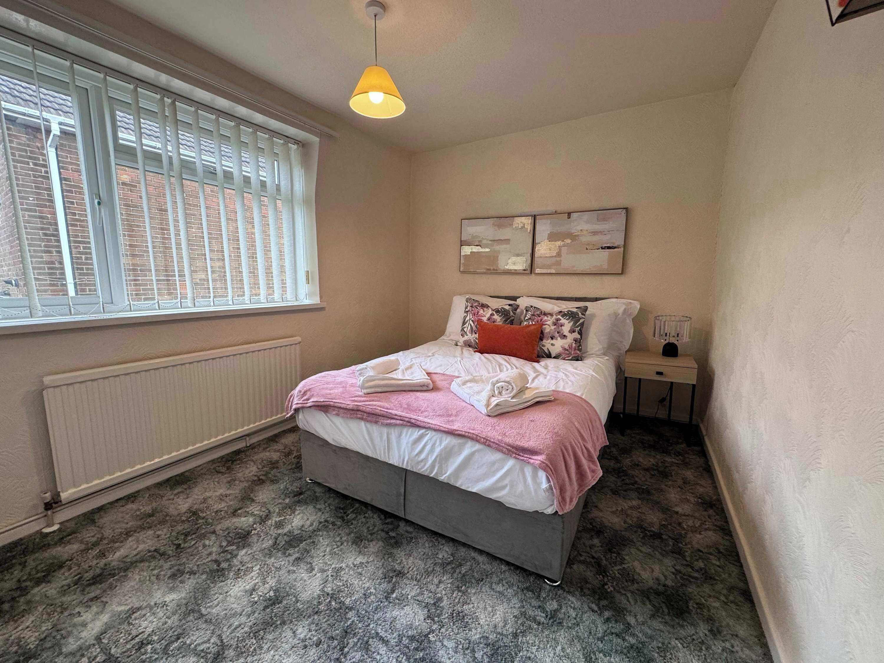 3 bedrooms, iron/ironing board, Internet, bed sheets