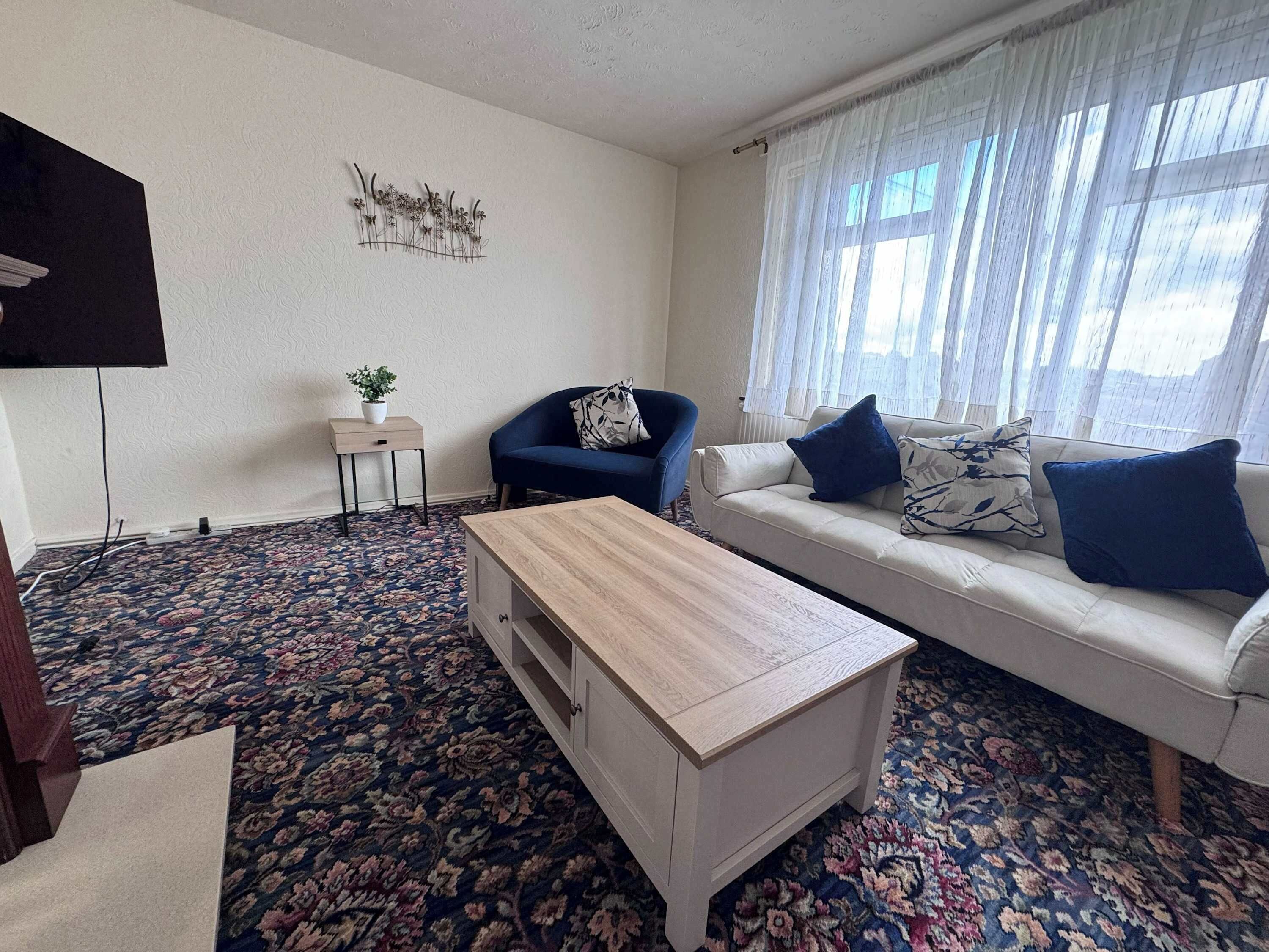 TV, fireplace, offices