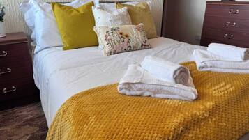Iron/ironing board, internet, bed sheets