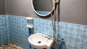 Phòng 4 Deluxe, quang cảnh thành phố | Phòng tắm