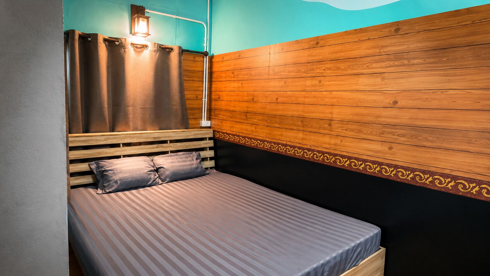 Quarto casal standard, vista para a cidade