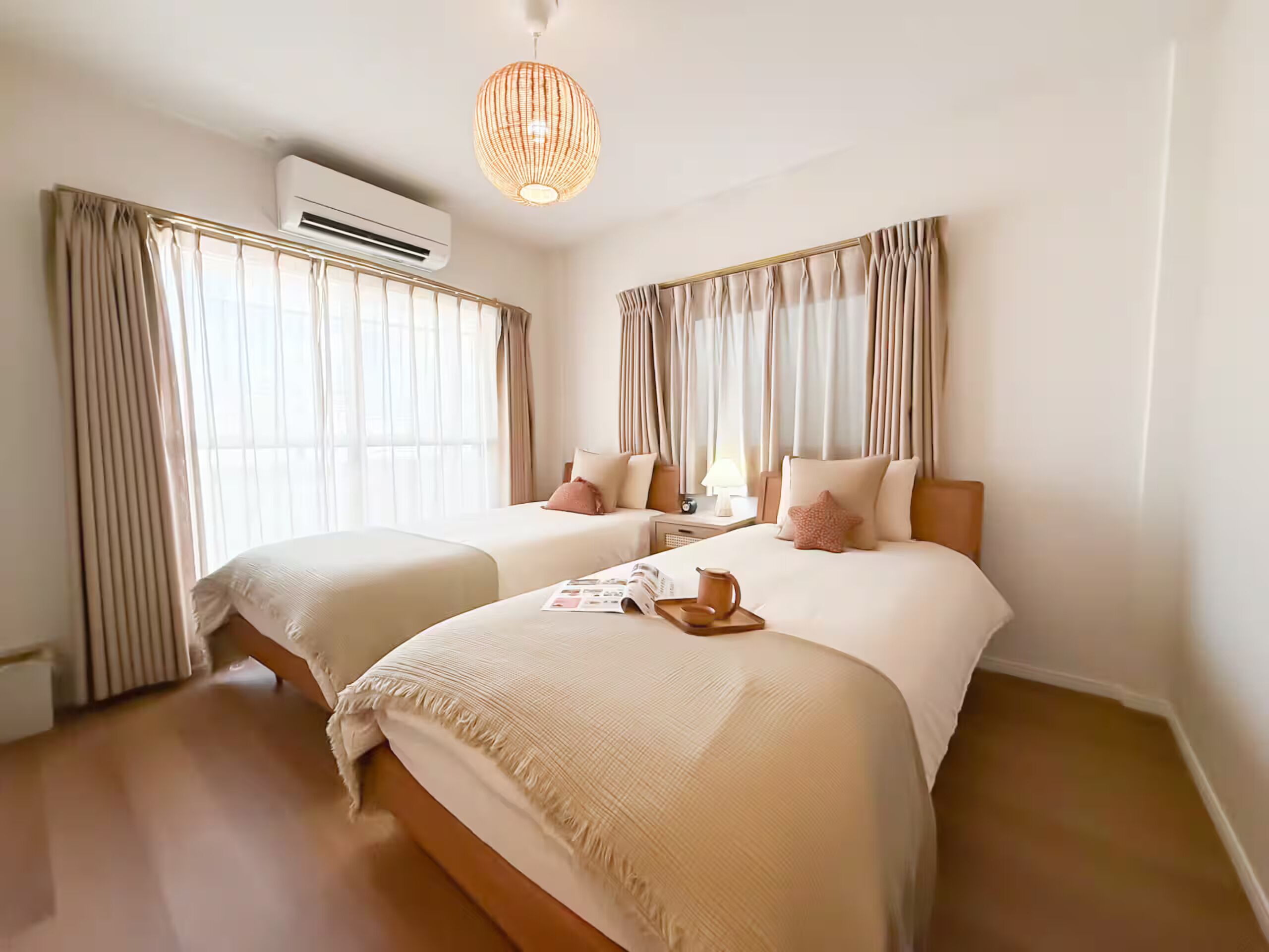4 bedrooms, internet, bed sheets