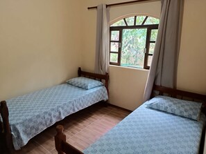 Room - Eco-Bungalow, a forest retreat for 4 people (MORRETES)