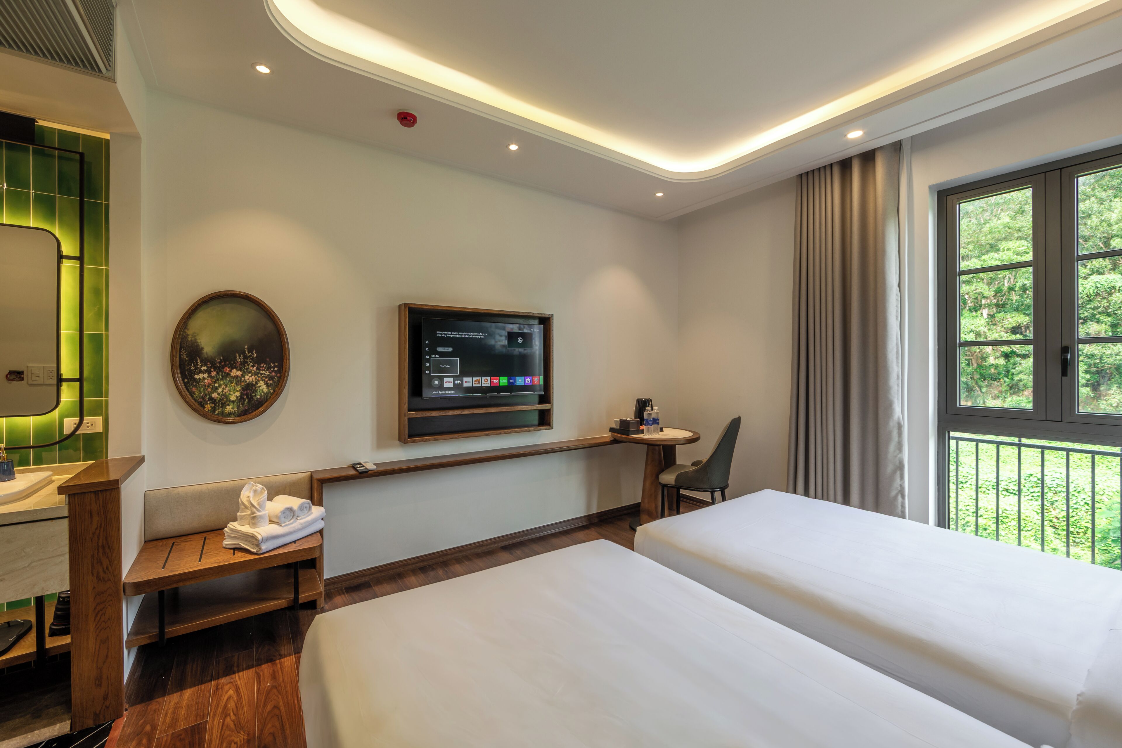 Habitación doble superior, vistas a la ciudad | Tabla de planchar con plancha y wifi gratis