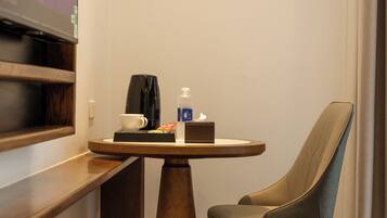 Superior Twin Room, City View | Interior