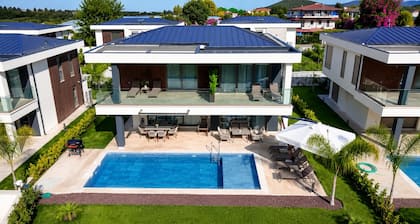Luxury 4-Bedroom Villa with Private Pool in Tekirova