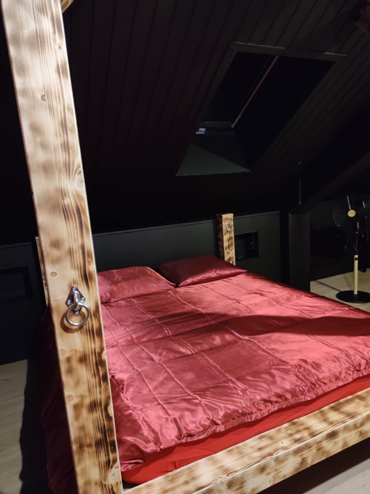 Internet, bed sheets