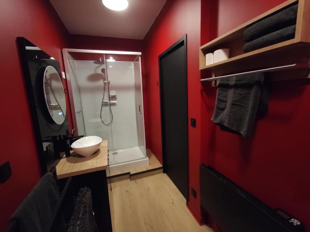 Shower, hair dryer, towels, toilet paper