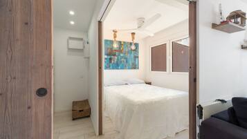 2 chambres, fer et planche à repasser, draps fournis
