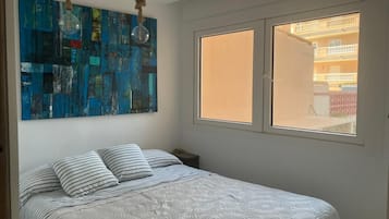 2 chambres, fer et planche à repasser, draps fournis