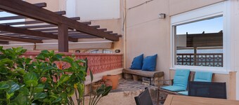 Apartment 'Mar De Luz' with Sea View, Shared Pool and Air Conditioning