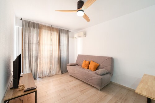 Apartment 'Las Flores 1' with Wi-Fi and Air Conditioning