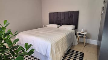 Iron/ironing board, internet, bed sheets