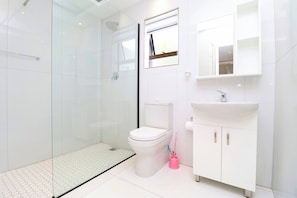 Bathroom - Modern Studio Apartment in Sandton (Sandton)