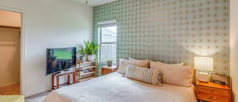 Desk, iron/ironing board, internet, bed sheets