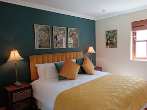 In-room safe, blackout drapes, iron/ironing board, free WiFi - D'Vine Maison (Franschhoek)